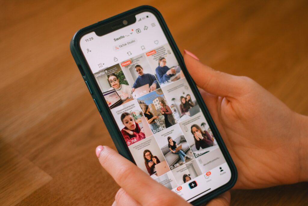 Mindful Living in the Age of Influence: Navigating Social Media With Intention 2 Someone is scrolling through a tiktok feed.